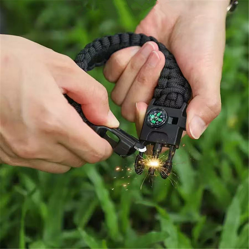 Five in One Compass Bracelet w - Fire Starting Kit recensie en prijs